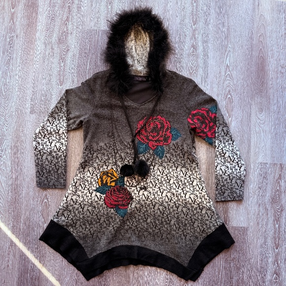 Y2K Longline tunic with feather hood and asymmetrical hem - Picture 1 of 7